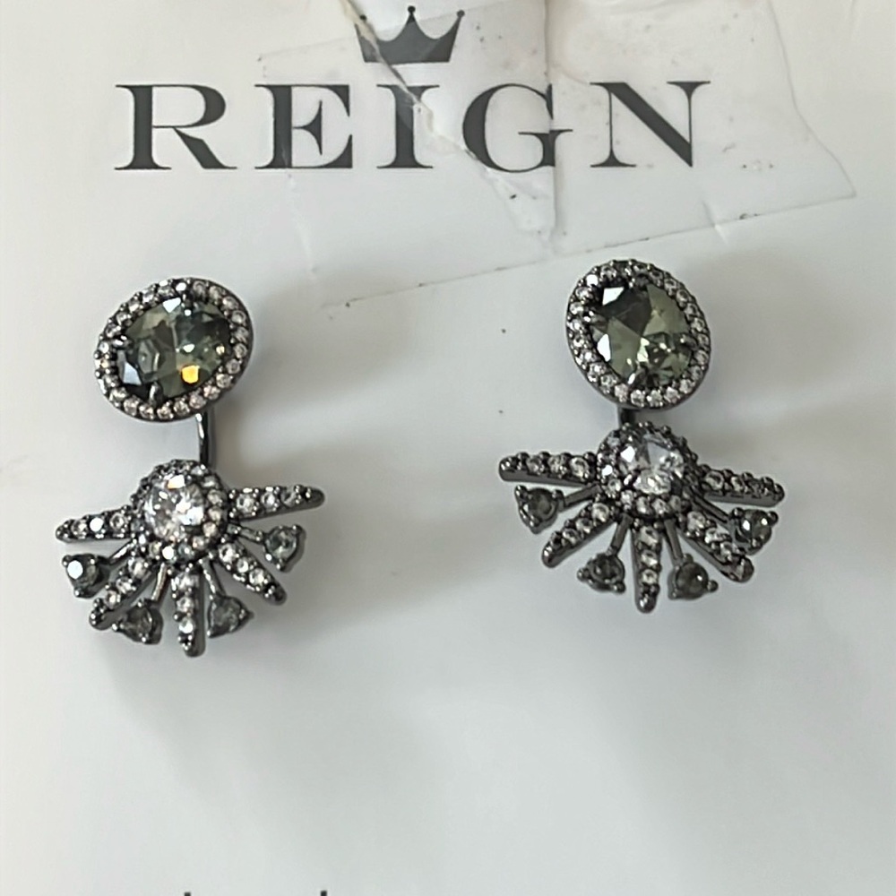 Bomb party 
Reign Villain
Earrings
Tourmaline on Hematite
Tantalizing rule